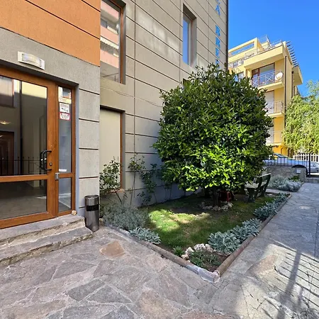 Apartmán Sea Breeze With Balcony 250 Metres For The