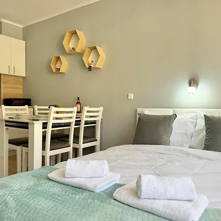 Appartement Sea Breeze With Balcony 250 Metres For The *